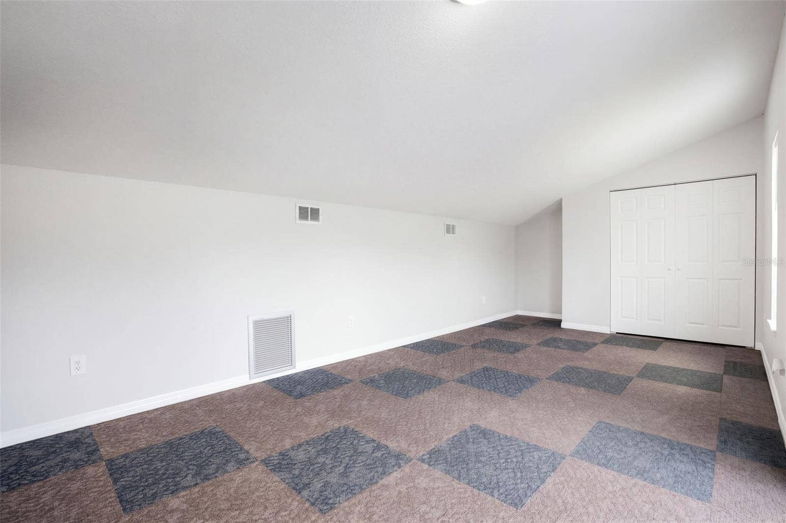 1627 CANAL COURT, Tavares, FL 32778 1627 CANAL COURT, Tavares, FL 32778