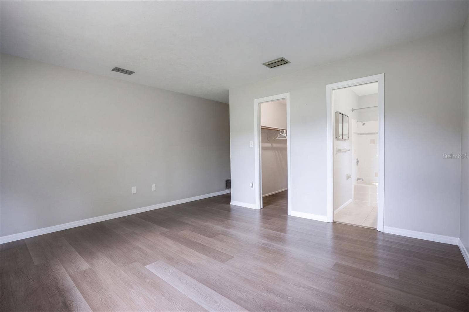 1627 CANAL COURT, Tavares, FL 32778 1627 CANAL COURT, Tavares, FL 32778