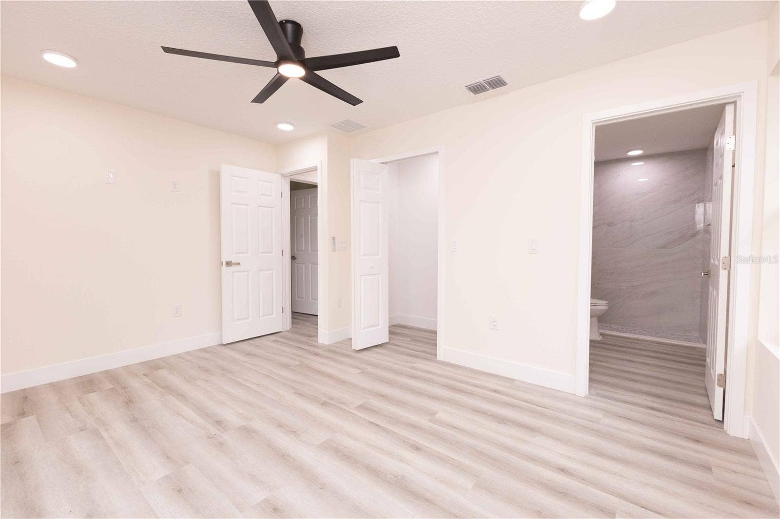 2399 CR 423, Lake Panasoffkee, FL 33538