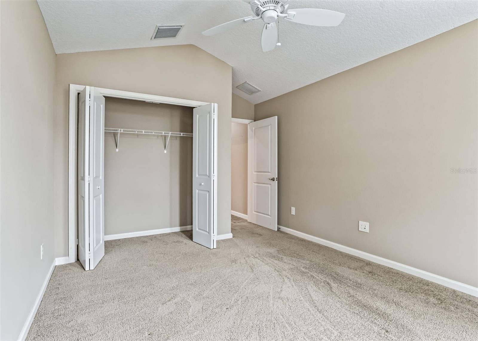 6065 KECKONEN DRIVE, The Villages, FL 32163 6065 KECKONEN DRIVE, The Villages, FL 32163