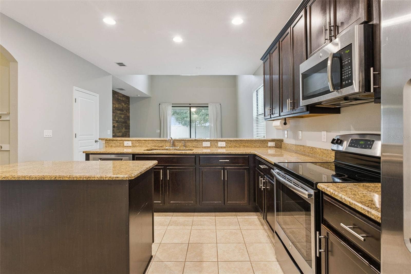 9280 CHANDLER DRIVE, Groveland, FL 34736