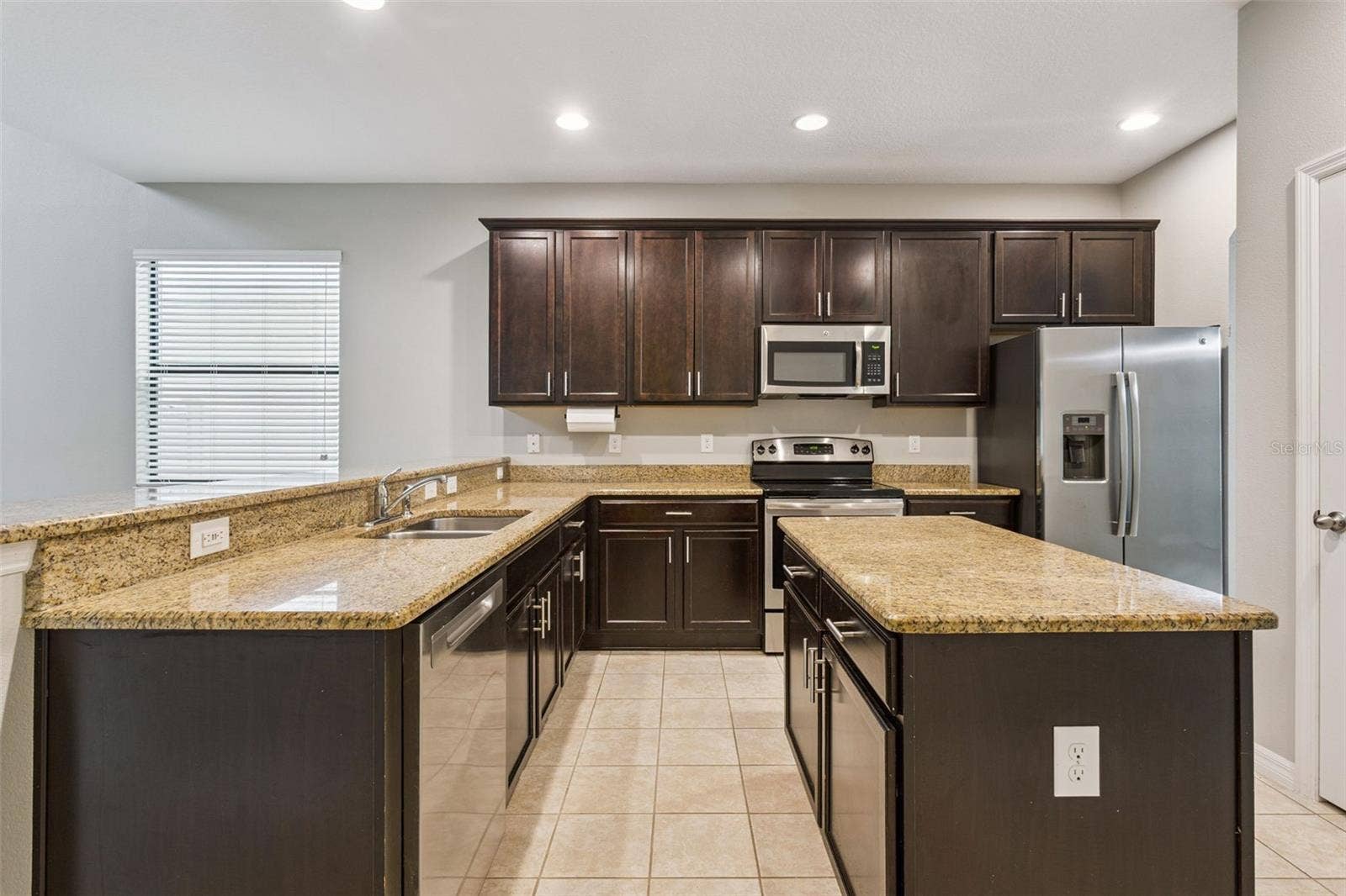 9280 CHANDLER DRIVE, Groveland, FL 34736