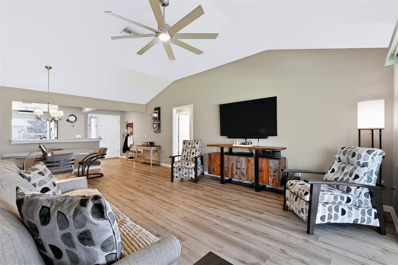 5916 HICKEY WAY, The Villages, FL 32163