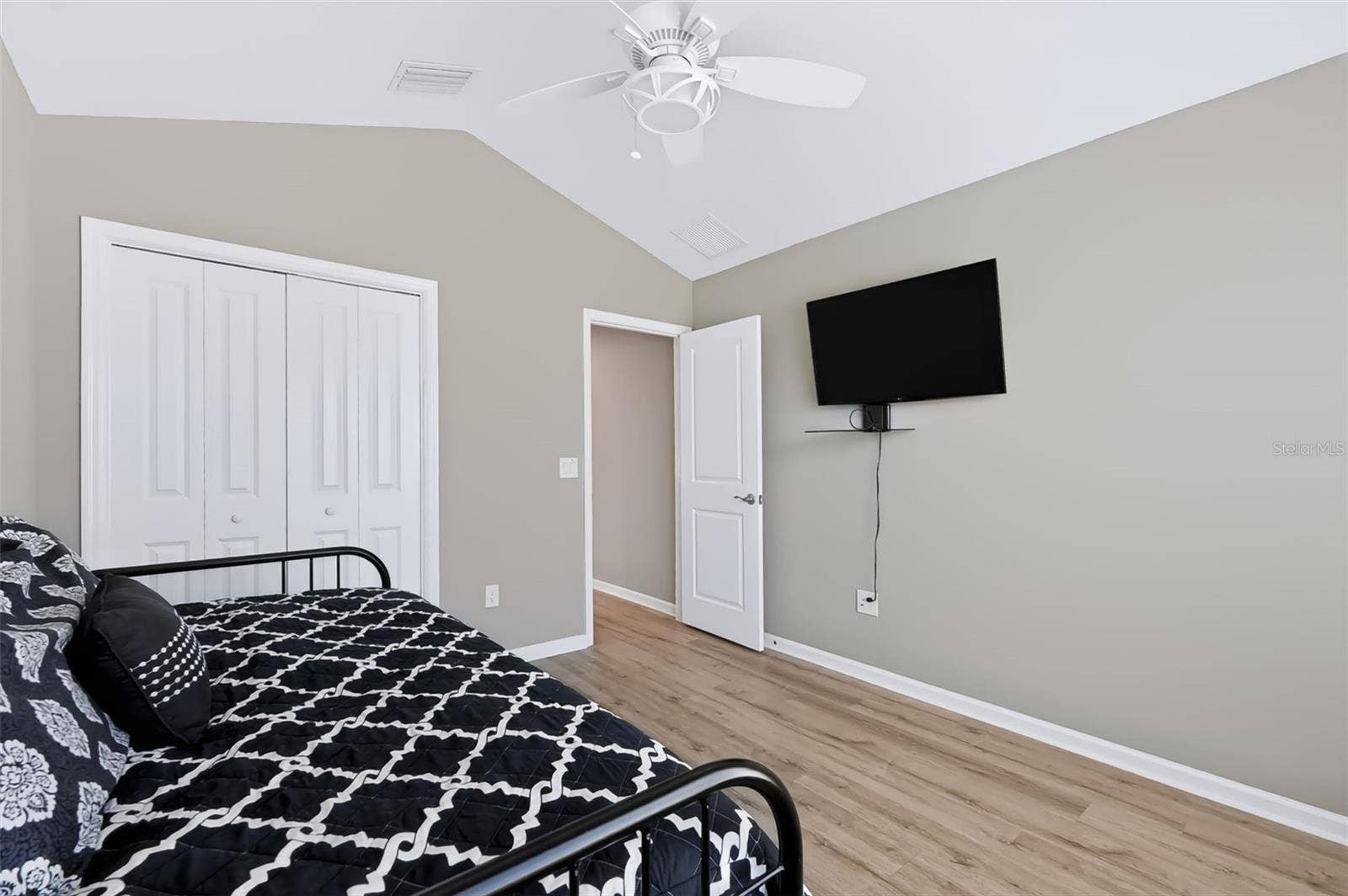 5916 HICKEY WAY, The Villages, FL 32163