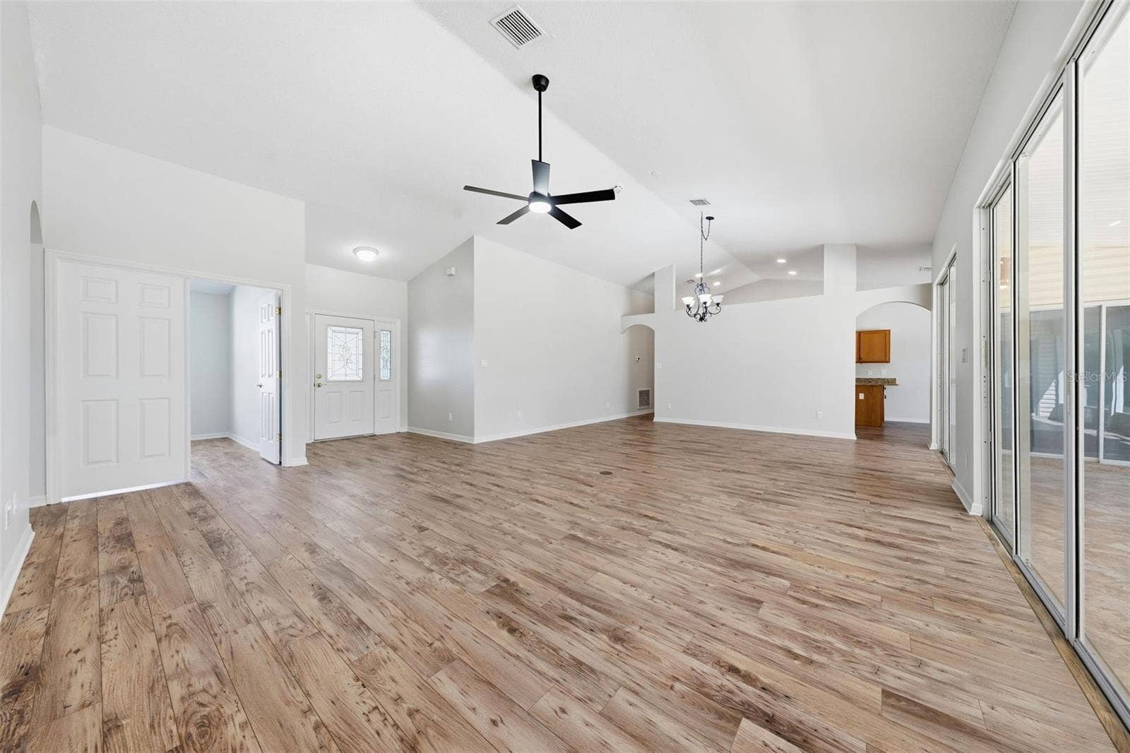 24809 RIVERBOAT BEND, Leesburg, FL 34748 24809 RIVERBOAT BEND, Leesburg, FL 34748