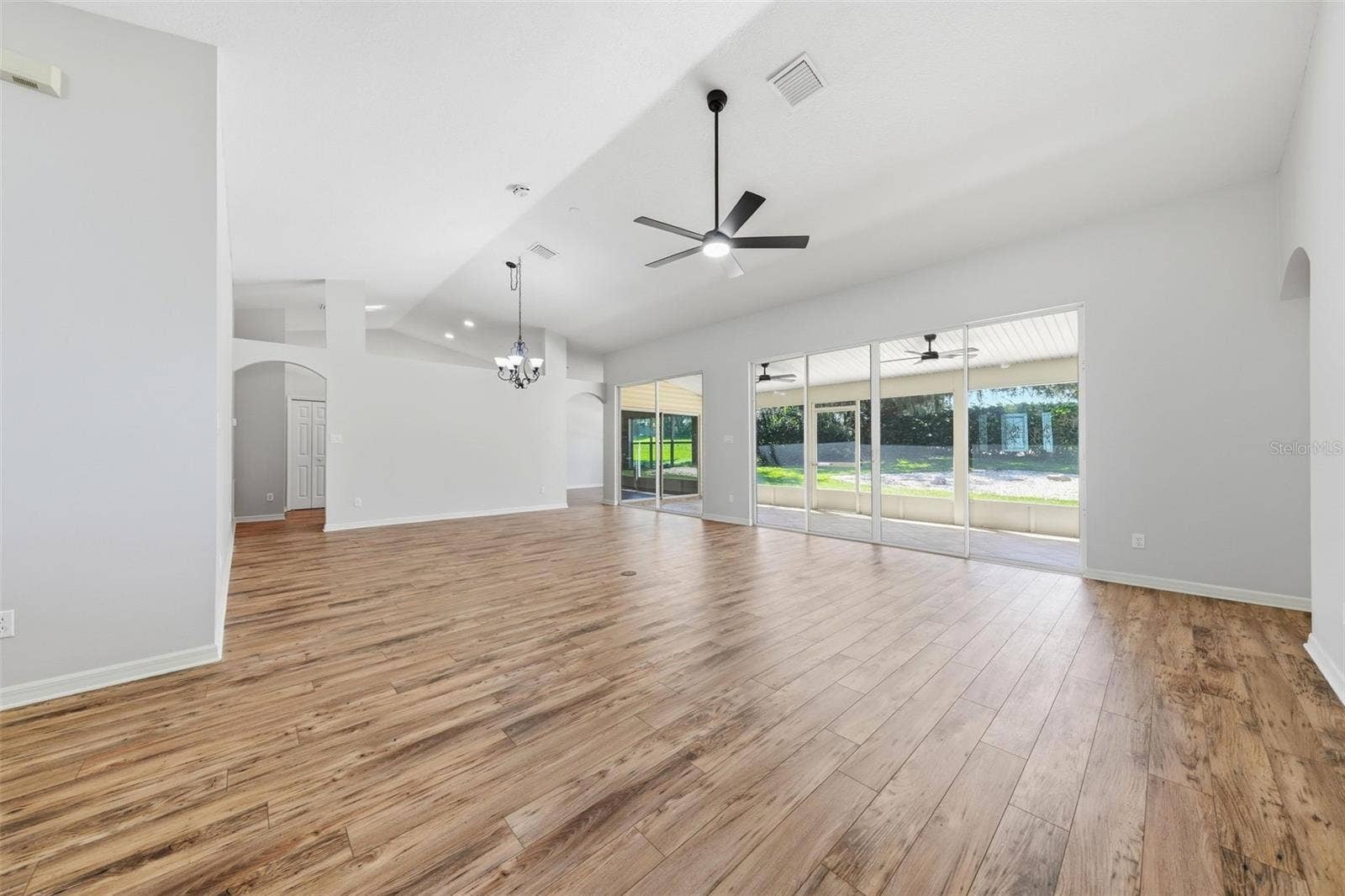 24809 RIVERBOAT BEND, Leesburg, FL 34748 24809 RIVERBOAT BEND, Leesburg, FL 34748