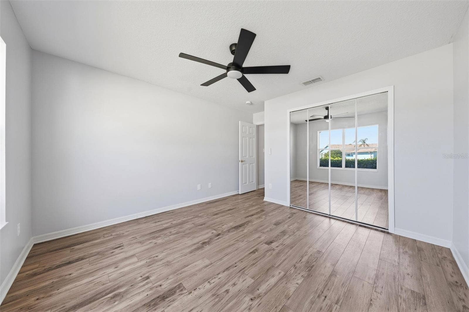 24809 RIVERBOAT BEND, Leesburg, FL 34748 24809 RIVERBOAT BEND, Leesburg, FL 34748