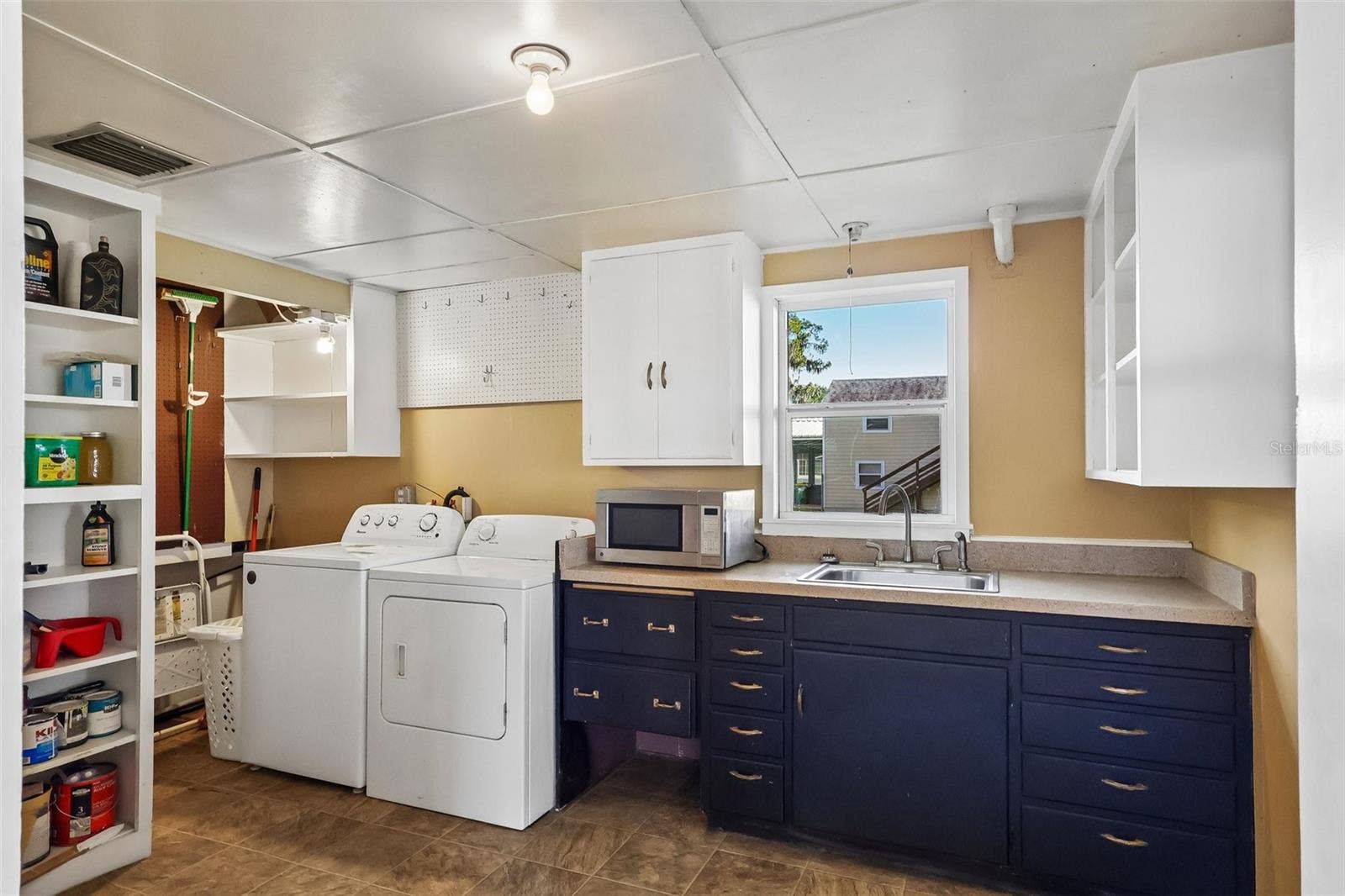 722 LAKE DORA DRIVE, Tavares, FL 32778 722 LAKE DORA DRIVE, Tavares, FL 32778