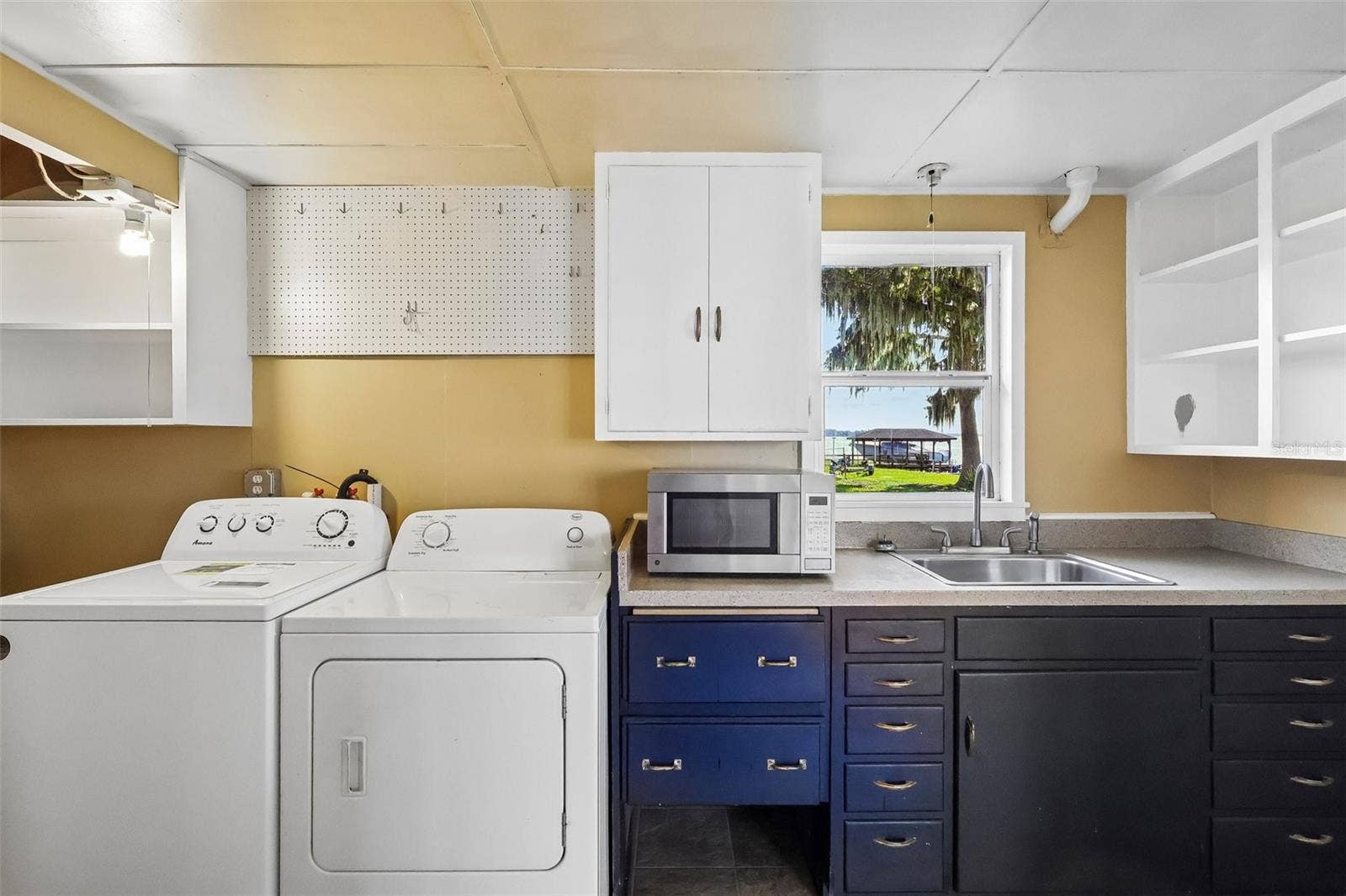 722 LAKE DORA DRIVE, Tavares, FL 32778 722 LAKE DORA DRIVE, Tavares, FL 32778