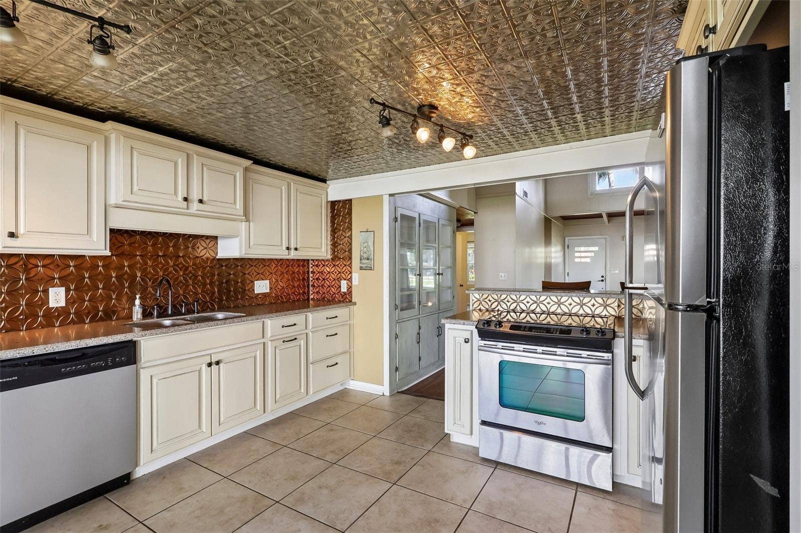 722 LAKE DORA DRIVE, Tavares, FL 32778 722 LAKE DORA DRIVE, Tavares, FL 32778