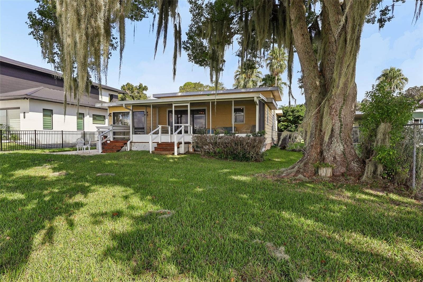 722 LAKE DORA DRIVE, Tavares, FL 32778 722 LAKE DORA DRIVE, Tavares, FL 32778