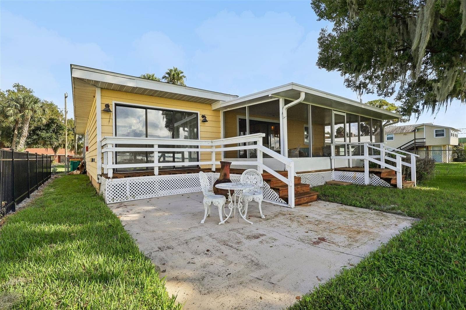 722 LAKE DORA DRIVE, Tavares, FL 32778 722 LAKE DORA DRIVE, Tavares, FL 32778