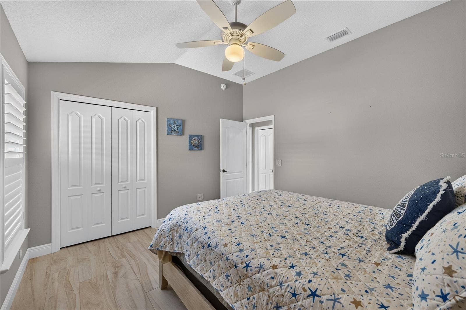 2077 VICKERS PLACE, The Villages, FL 32163 2077 VICKERS PLACE, The Villages, FL 32163