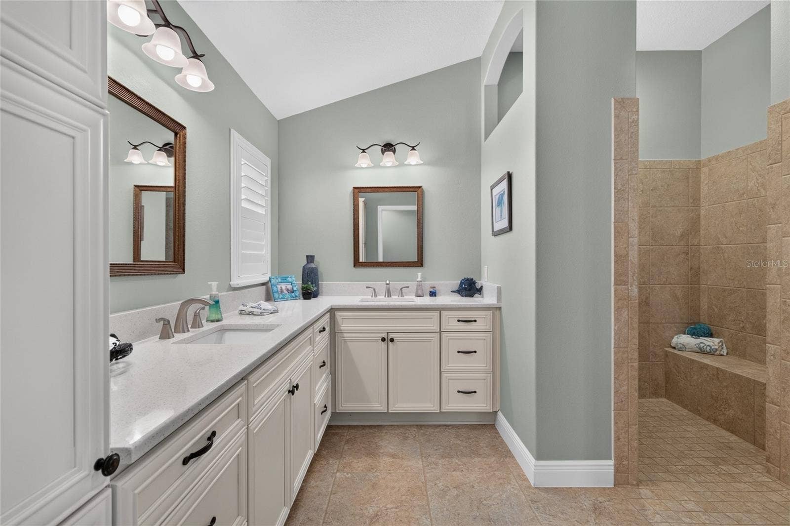 2077 VICKERS PLACE, The Villages, FL 32163 2077 VICKERS PLACE, The Villages, FL 32163