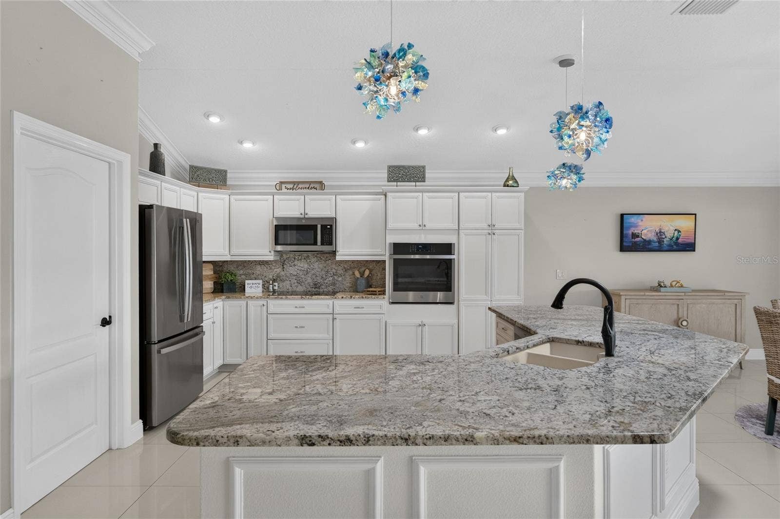2077 VICKERS PLACE, The Villages, FL 32163 2077 VICKERS PLACE, The Villages, FL 32163