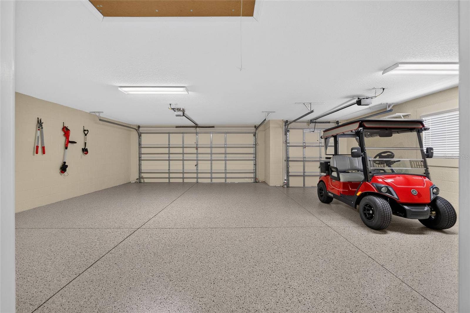 2077 VICKERS PLACE, The Villages, FL 32163 2077 VICKERS PLACE, The Villages, FL 32163