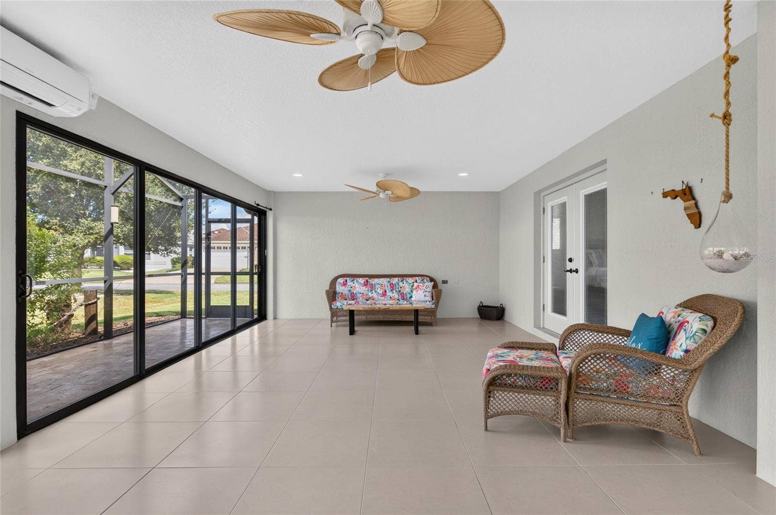 2077 VICKERS PLACE, The Villages, FL 32163 2077 VICKERS PLACE, The Villages, FL 32163