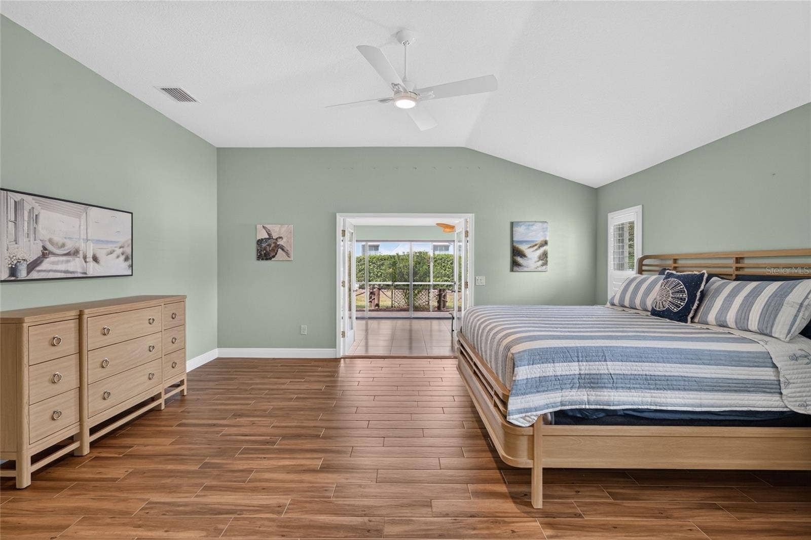 2077 VICKERS PLACE, The Villages, FL 32163 2077 VICKERS PLACE, The Villages, FL 32163