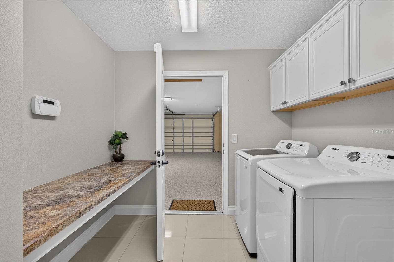 2077 VICKERS PLACE, The Villages, FL 32163 2077 VICKERS PLACE, The Villages, FL 32163