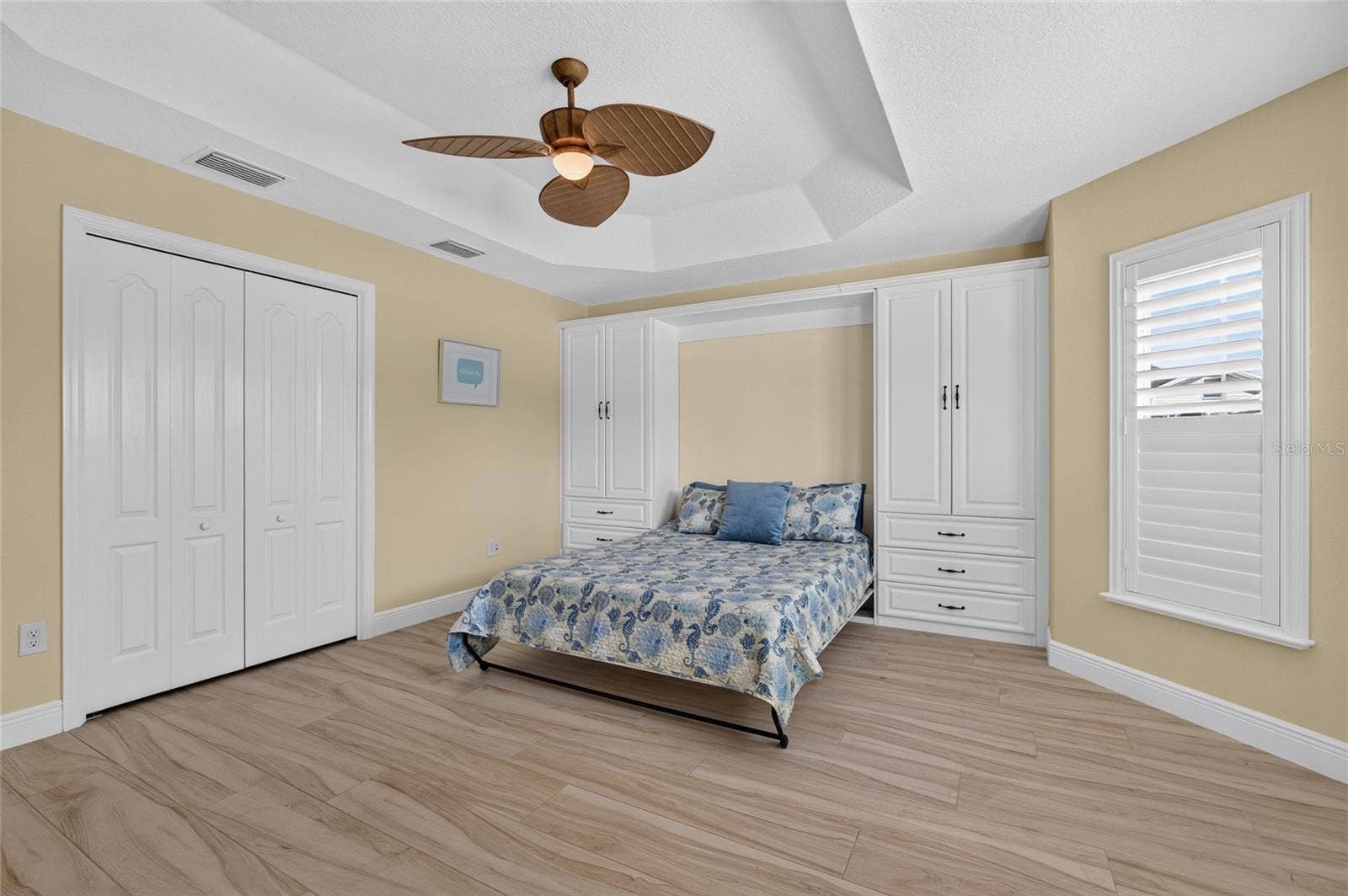2077 VICKERS PLACE, The Villages, FL 32163 2077 VICKERS PLACE, The Villages, FL 32163