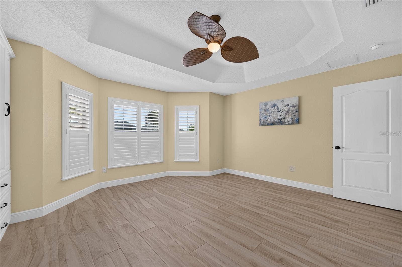 2077 VICKERS PLACE, The Villages, FL 32163 2077 VICKERS PLACE, The Villages, FL 32163