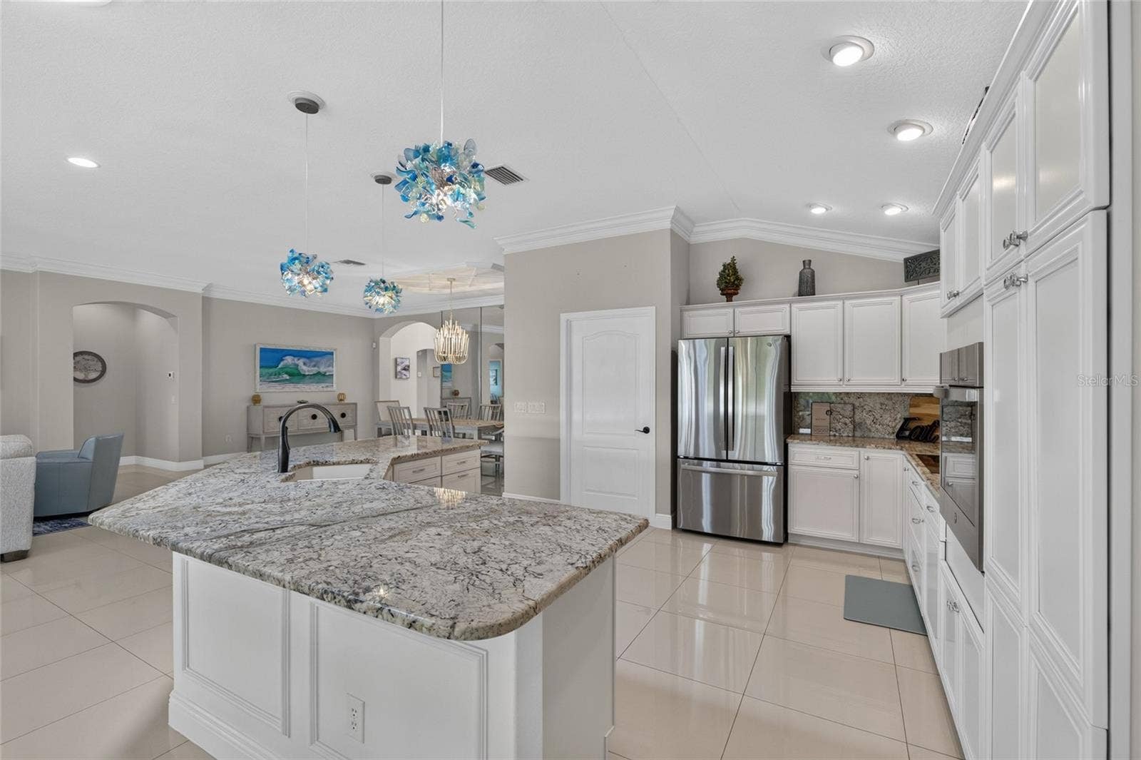 2077 VICKERS PLACE, The Villages, FL 32163 2077 VICKERS PLACE, The Villages, FL 32163
