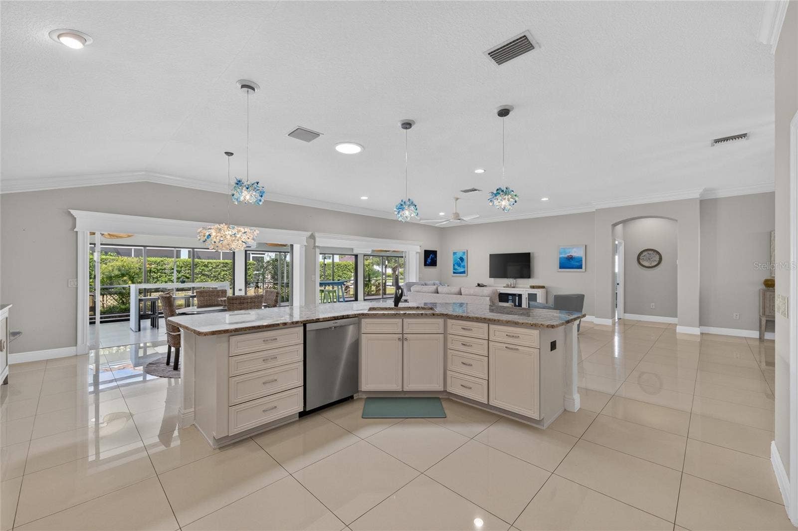 2077 VICKERS PLACE, The Villages, FL 32163 2077 VICKERS PLACE, The Villages, FL 32163