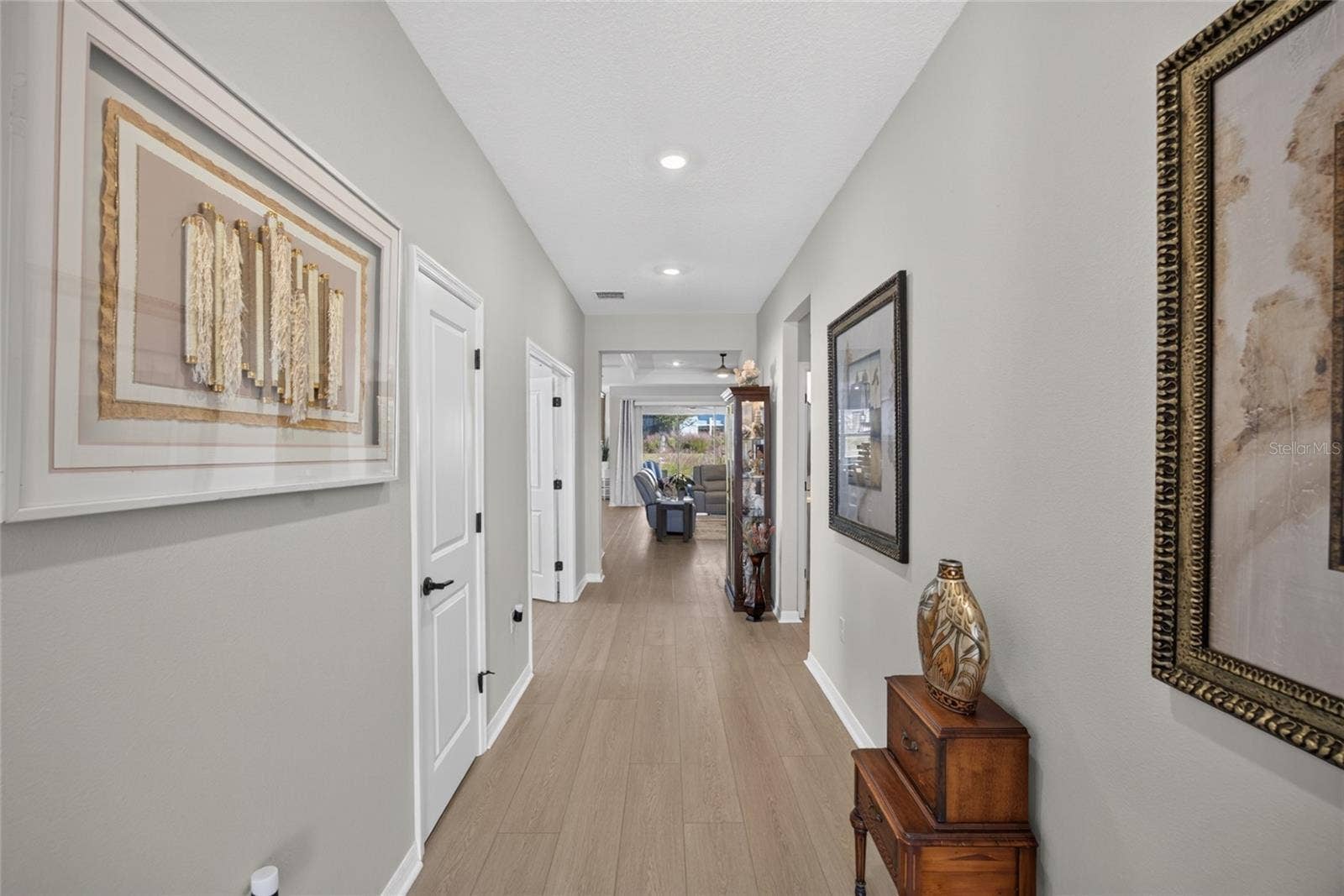 Warm and Welcoming ... Move In Ready!