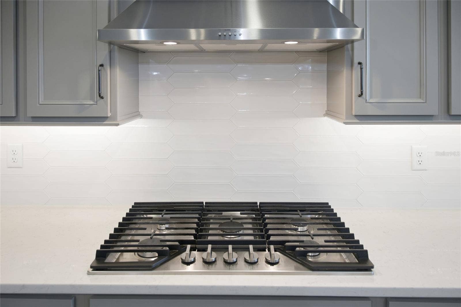 Beautiful Gas Range & Hood