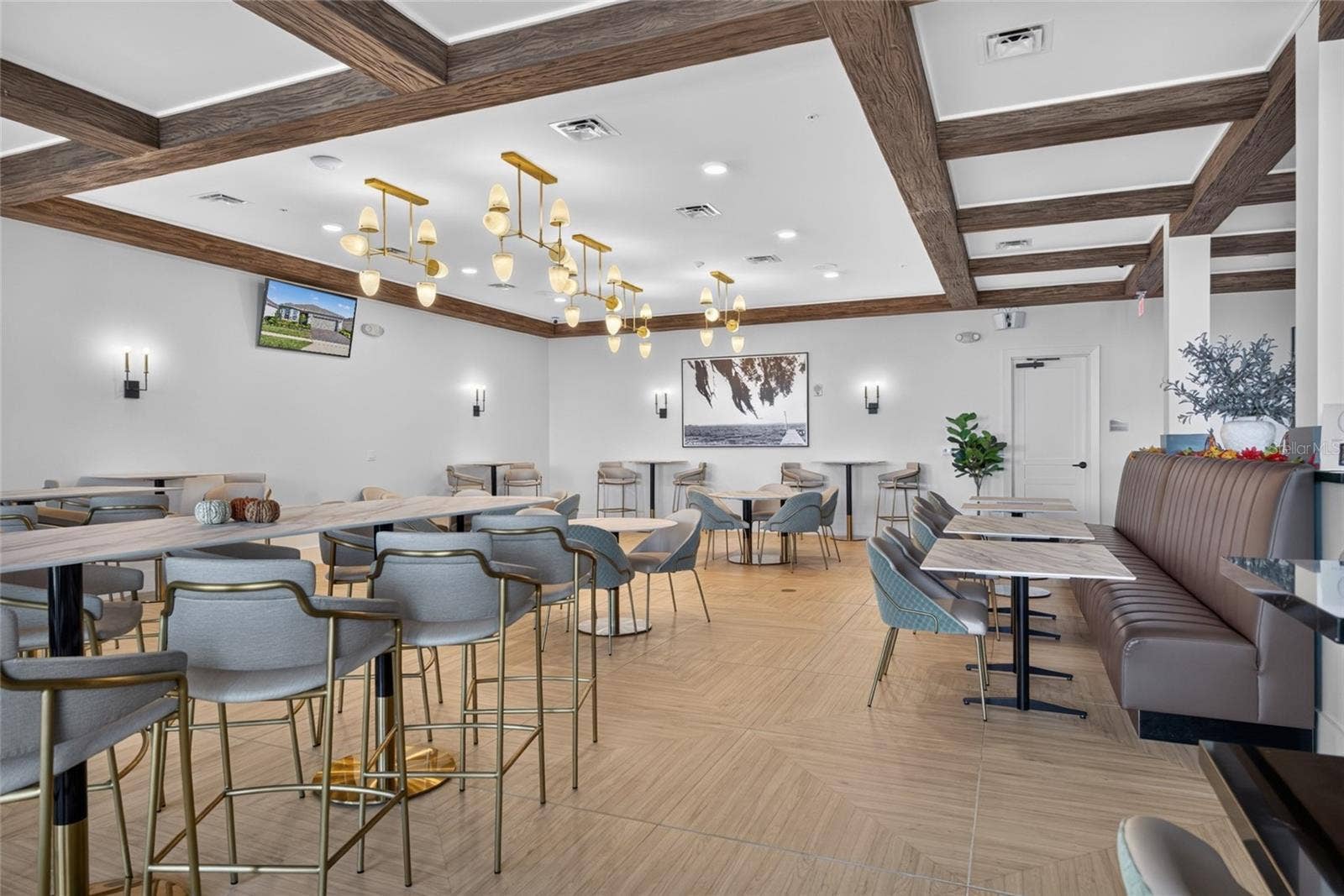 VUE 232 BAR & GRILLE