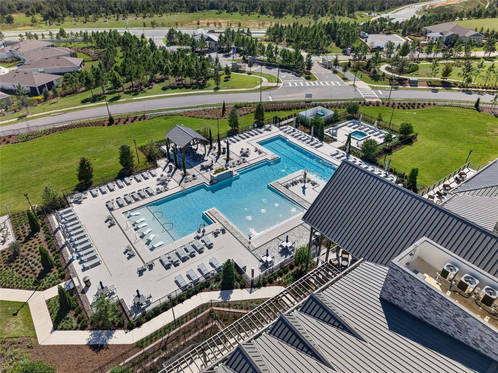 Gorgeous Community Pool ... Zero Entry - Spa - Water Lounges - Lap Pool