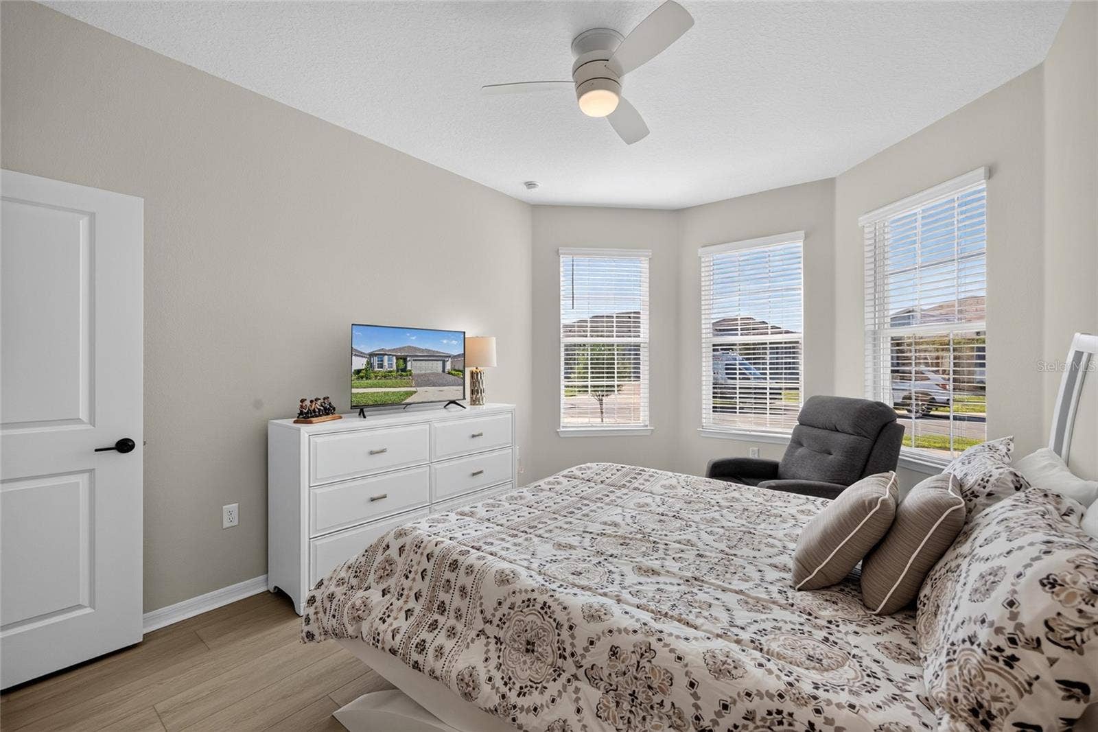2nd Primary Bedroom - Tri-Split Bedrooms