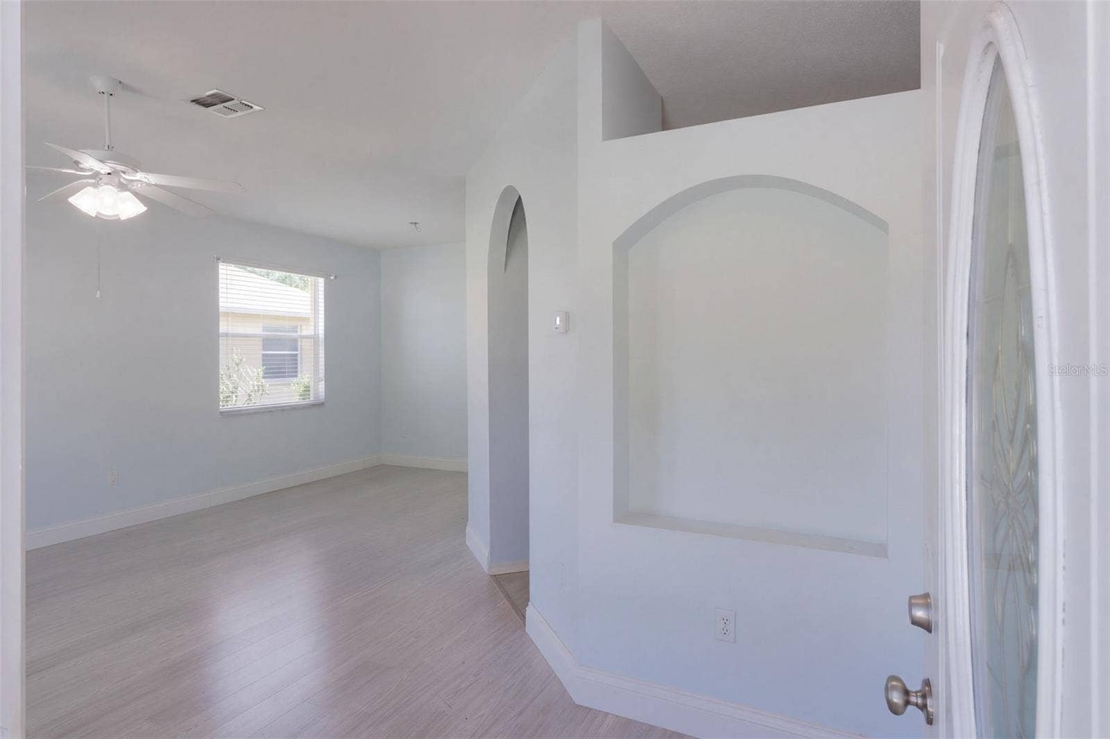 15806 GREEN COVE BOULEVARD, Clermont, FL 34714 Foyer