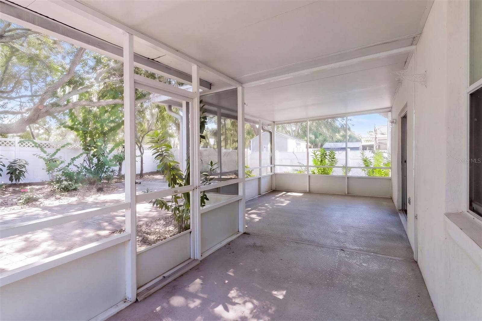 15806 GREEN COVE BOULEVARD, Clermont, FL 34714 Screened Patio