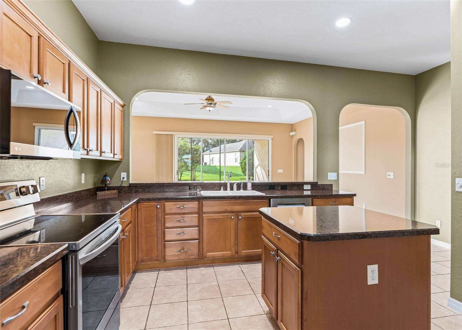 12439 SE 176TH LOOP, Summerfield, FL 34491 Kitchen