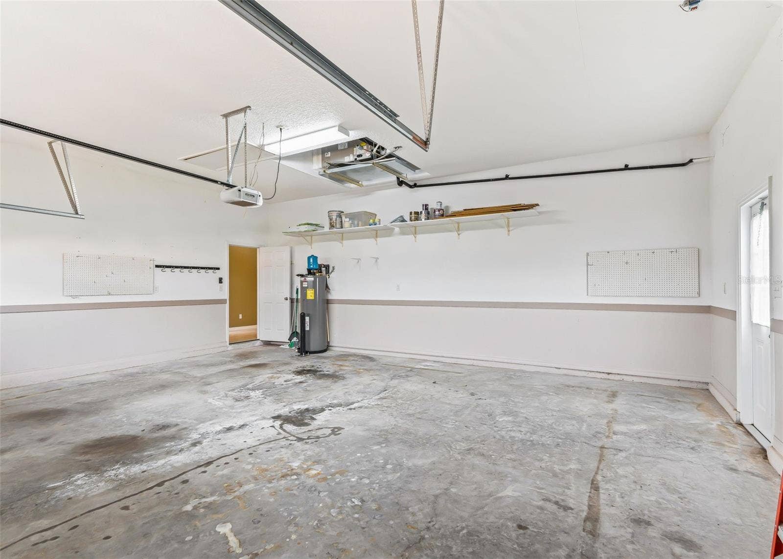 12439 SE 176TH LOOP, Summerfield, FL 34491 Oversized garage