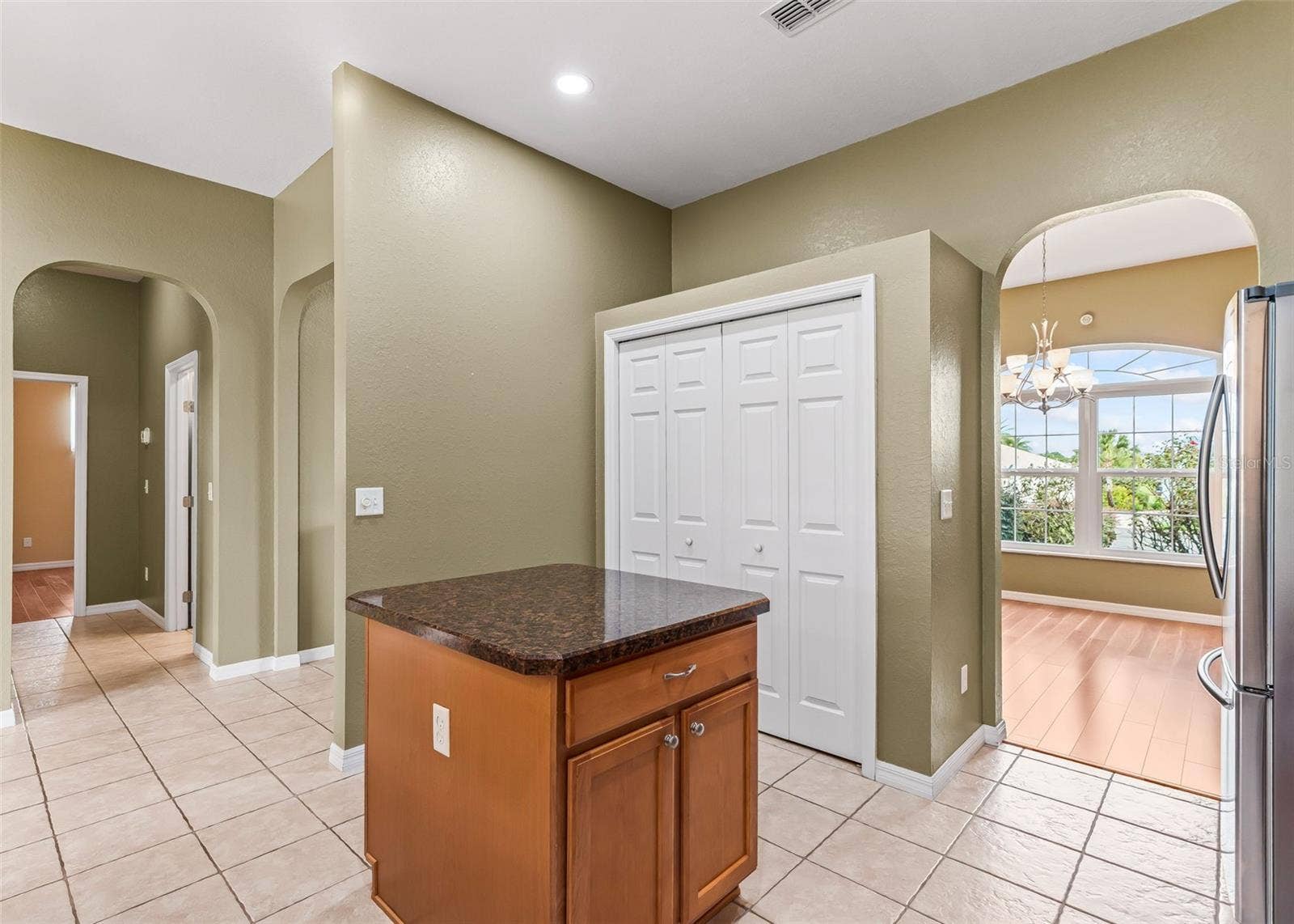 12439 SE 176TH LOOP, Summerfield, FL 34491 Kitchen