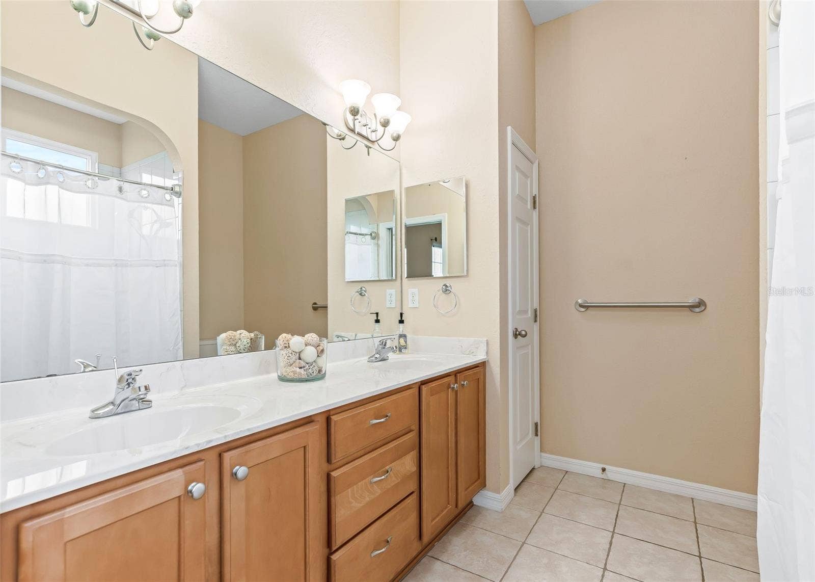 12439 SE 176TH LOOP, Summerfield, FL 34491 Primary bath