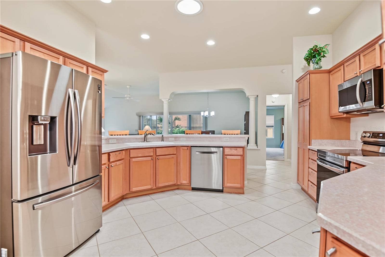 1073 ALCOVE LOOP, The Villages, FL 32162 1073 ALCOVE LOOP, The Villages, FL 32162