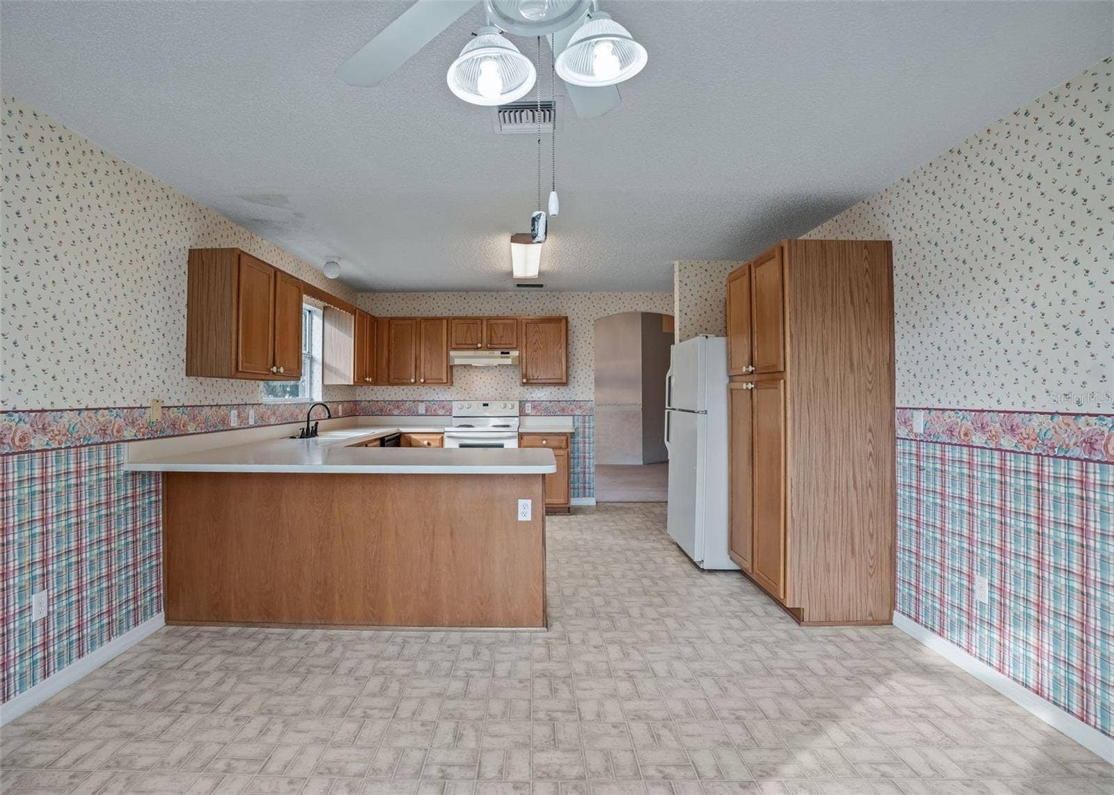 930 RAMOS DRIVE, The Villages, FL 32159 930 RAMOS DRIVE, The Villages, FL 32159