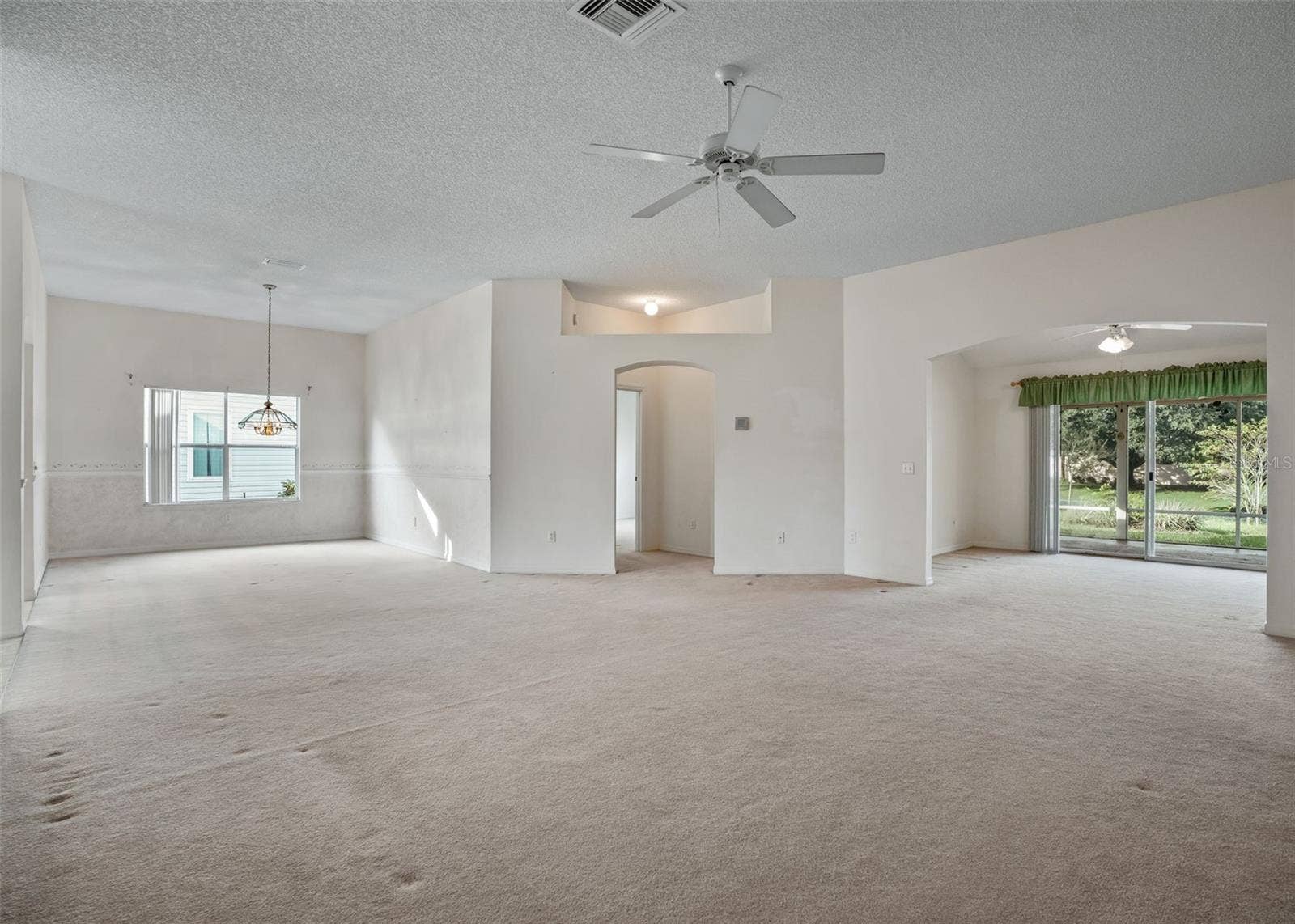 930 RAMOS DRIVE, The Villages, FL 32159 930 RAMOS DRIVE, The Villages, FL 32159
