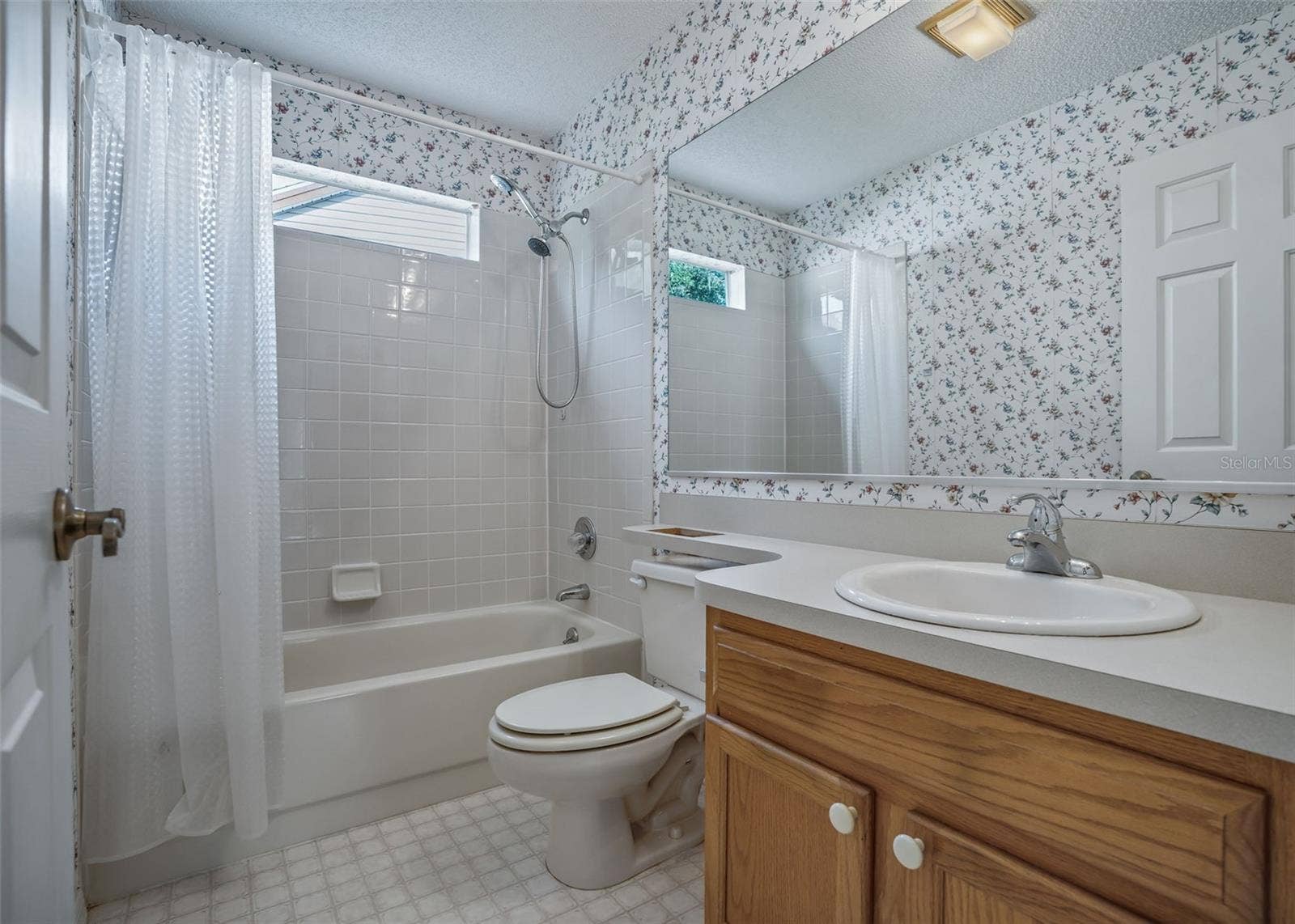 930 RAMOS DRIVE, The Villages, FL 32159 Guest Bath