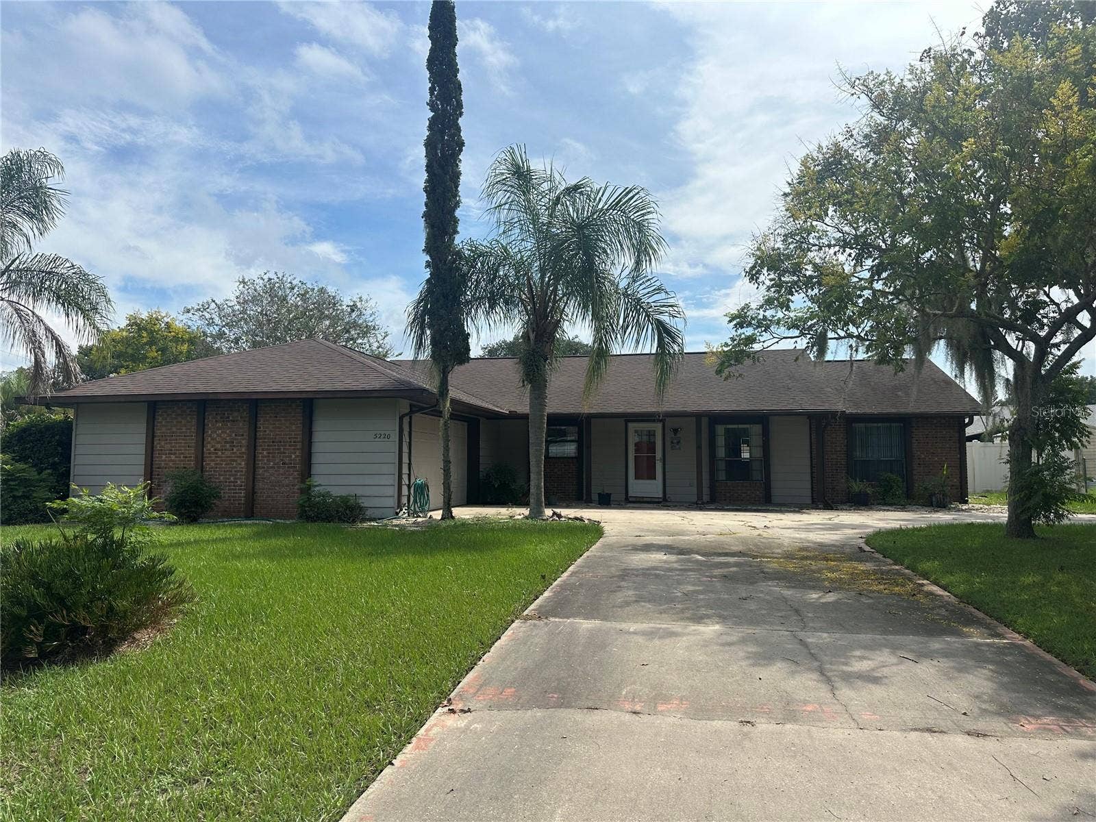5220 ROYAL OAK DRIVE, Fruitland Park, FL 34731