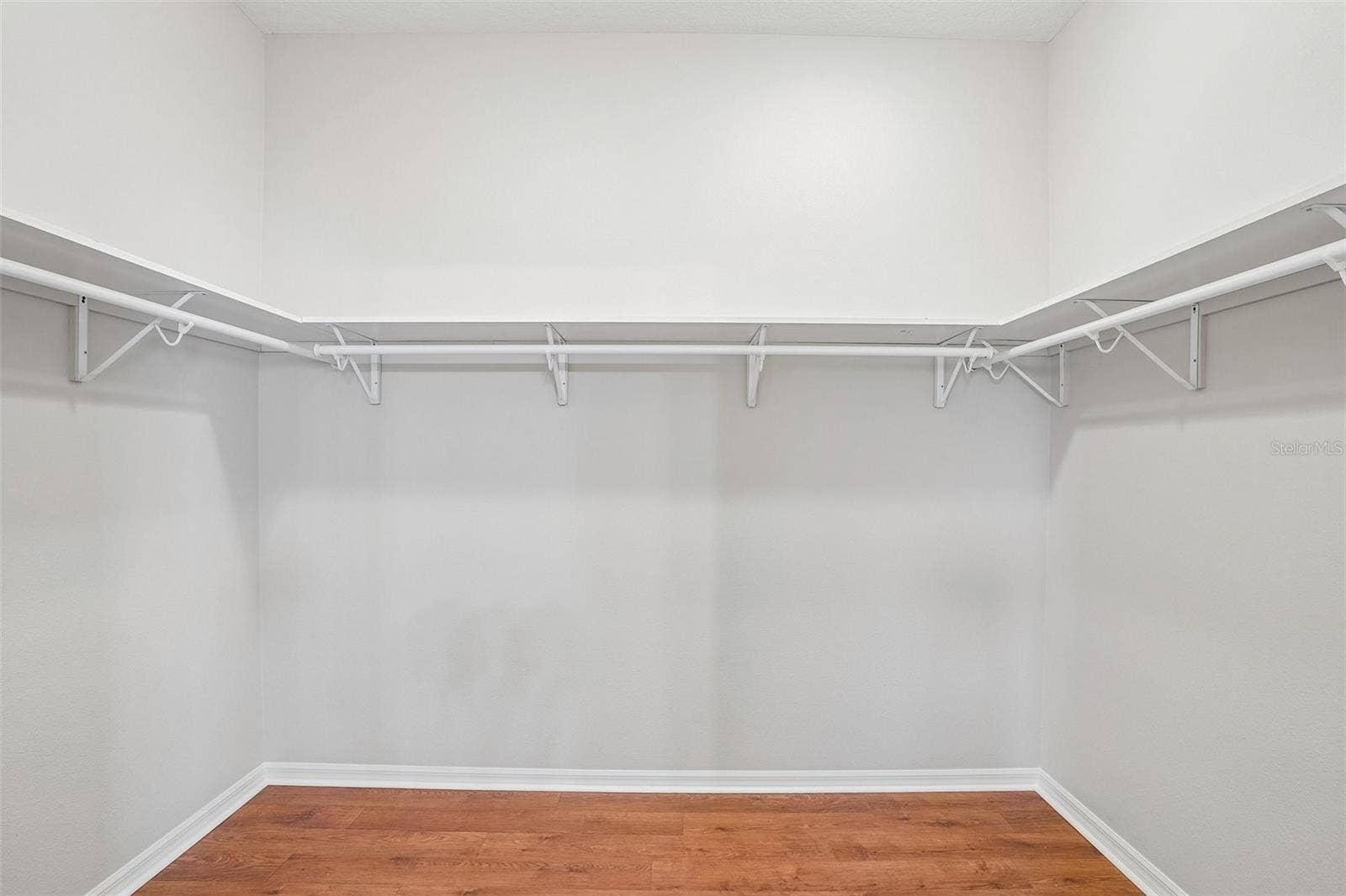 494 ARBELLA LOOP, The Villages, FL 32162 Spacious Walk-In Closet