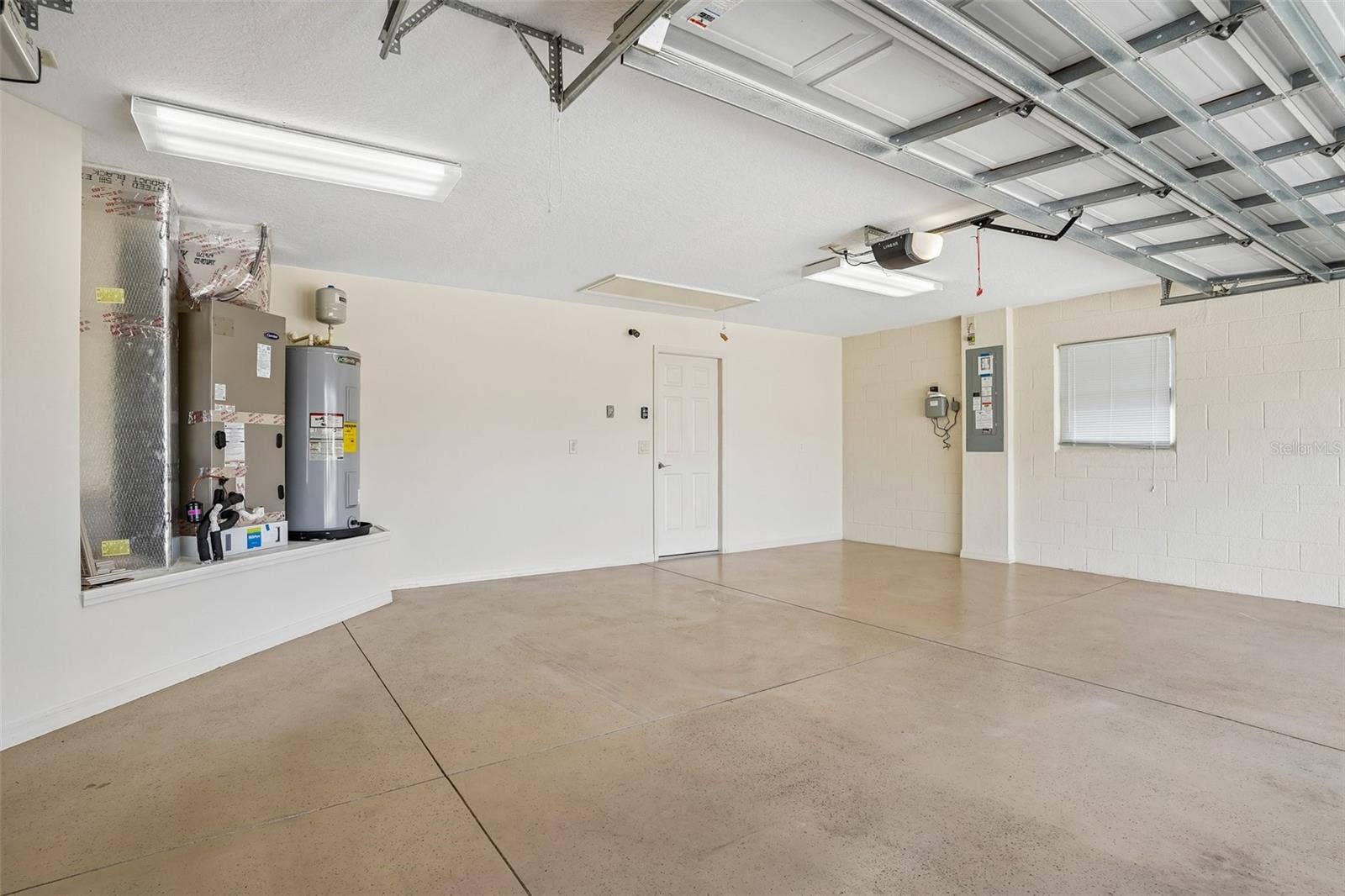 494 ARBELLA LOOP, The Villages, FL 32162 2 Car + Golf Cart Garage