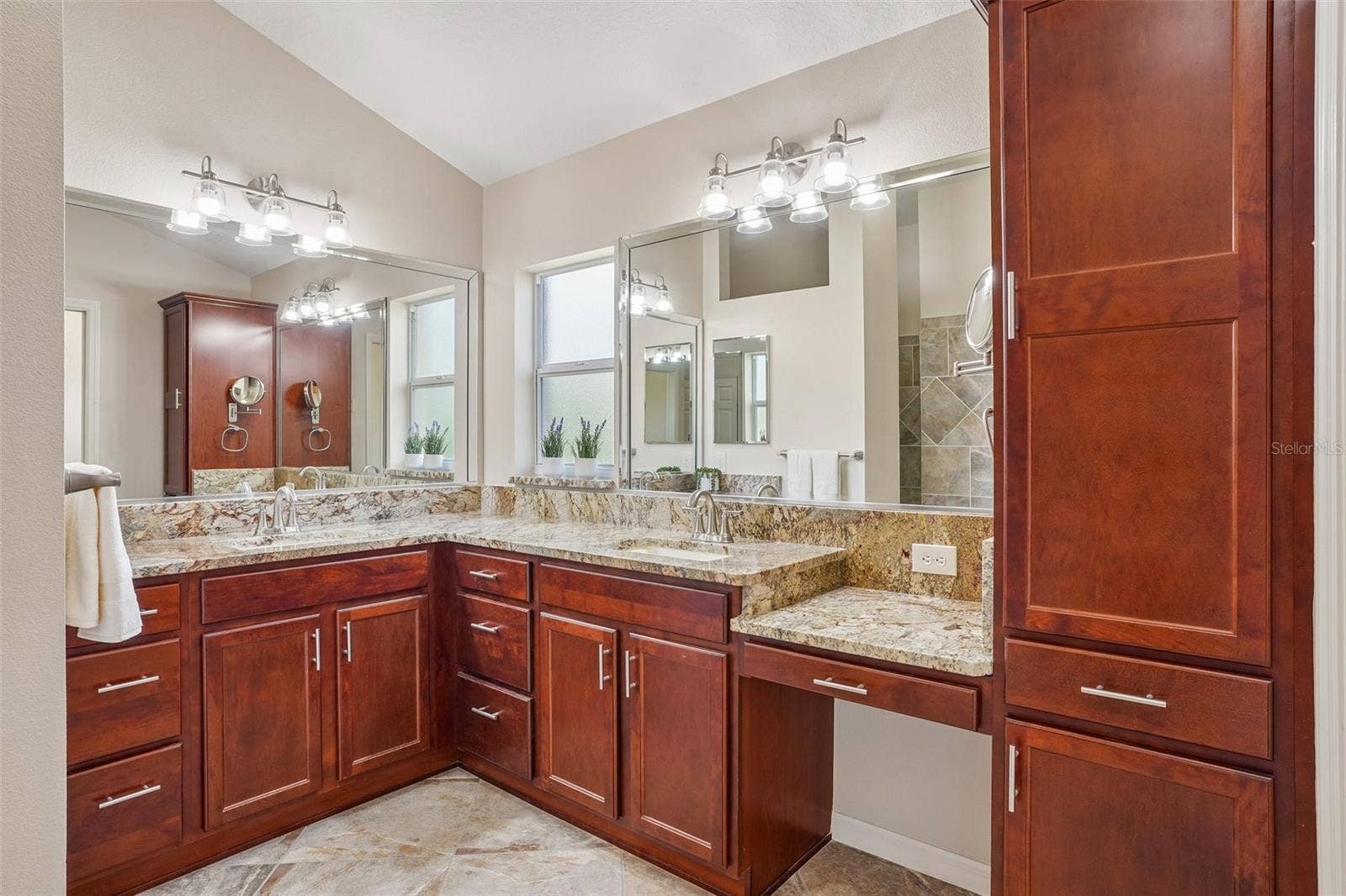 494 ARBELLA LOOP, The Villages, FL 32162 Primary Bathroom