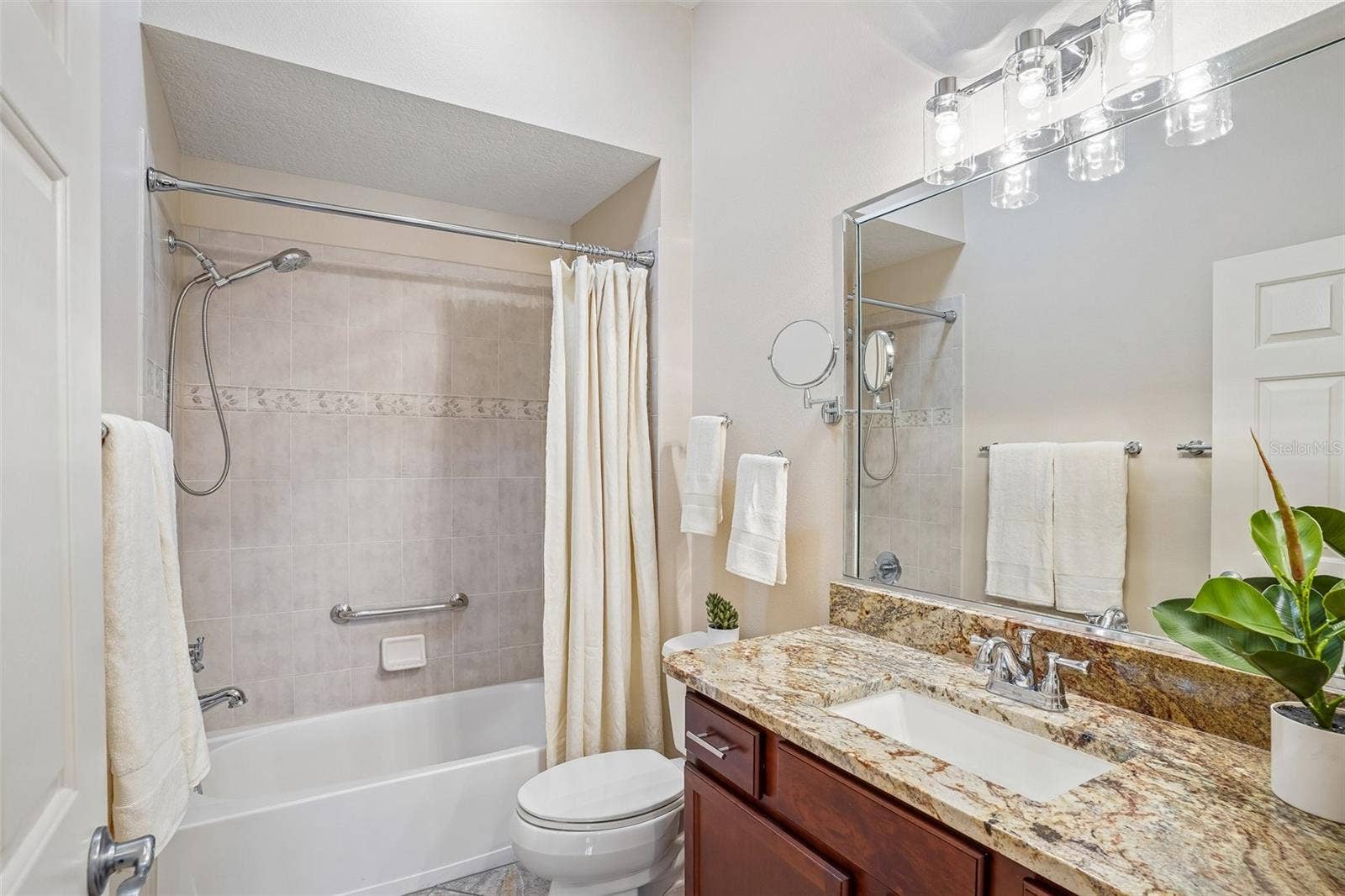 494 ARBELLA LOOP, The Villages, FL 32162 Second Bathroom