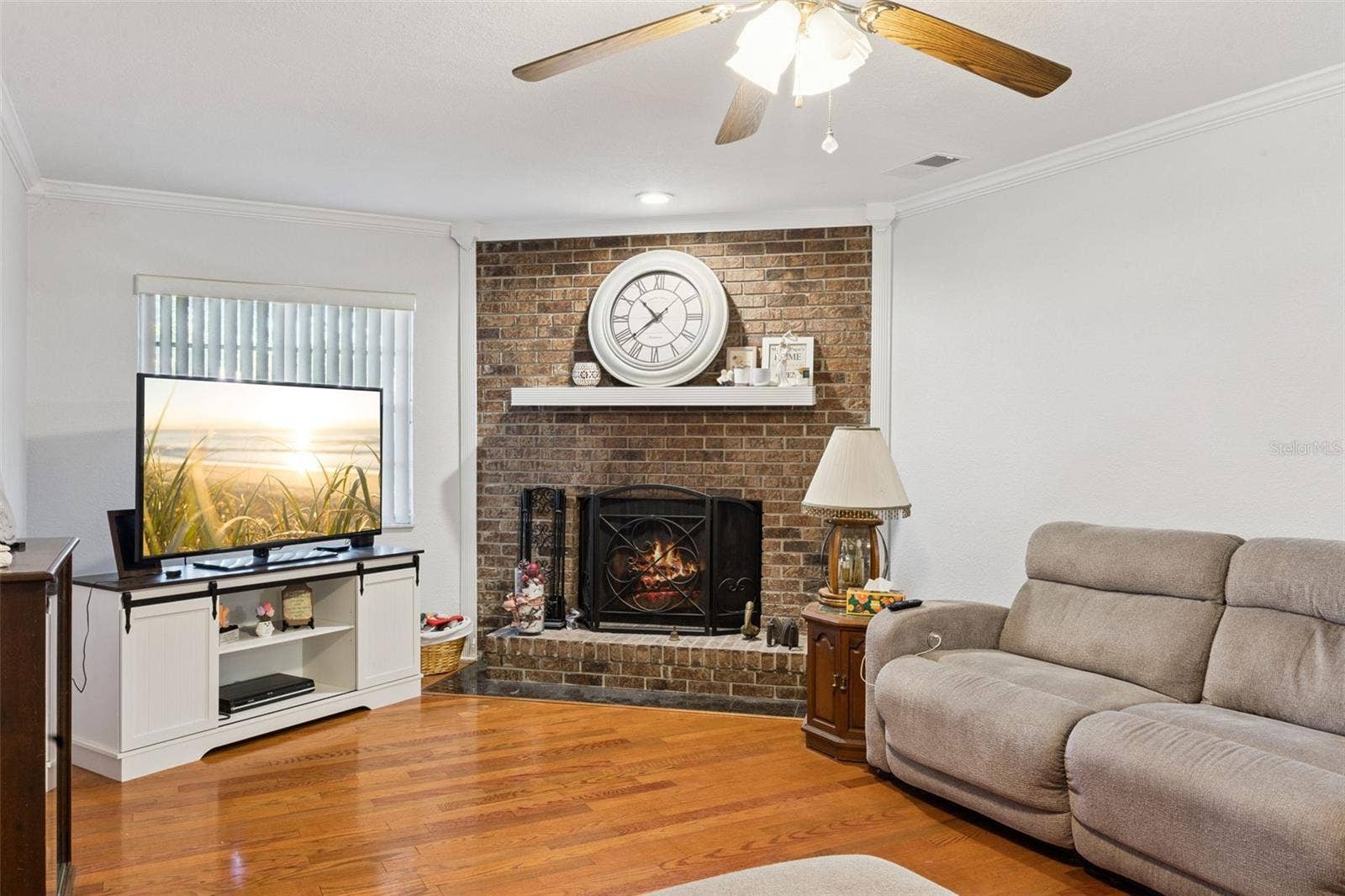 324 E FULLERS CROSS ROAD, Winter Garden, FL 34787 Wood burning fireplace
