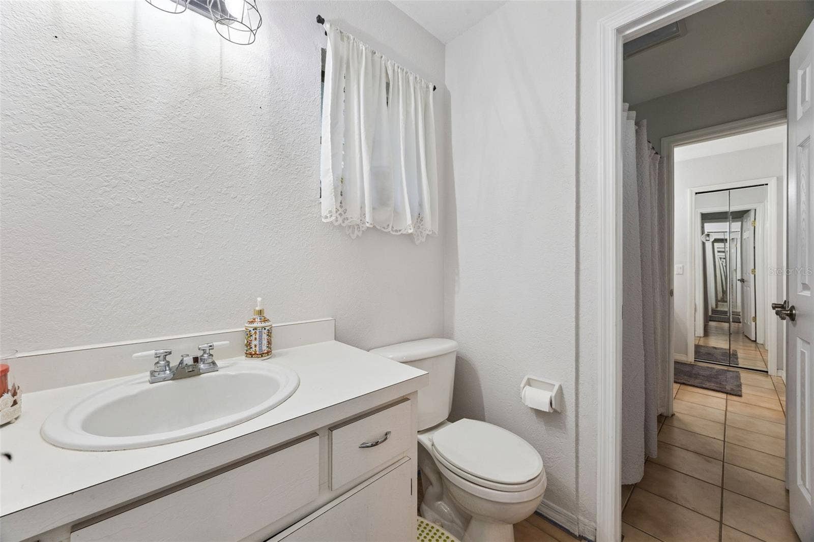 324 E FULLERS CROSS ROAD, Winter Garden, FL 34787 Jack & Jill Bathroom