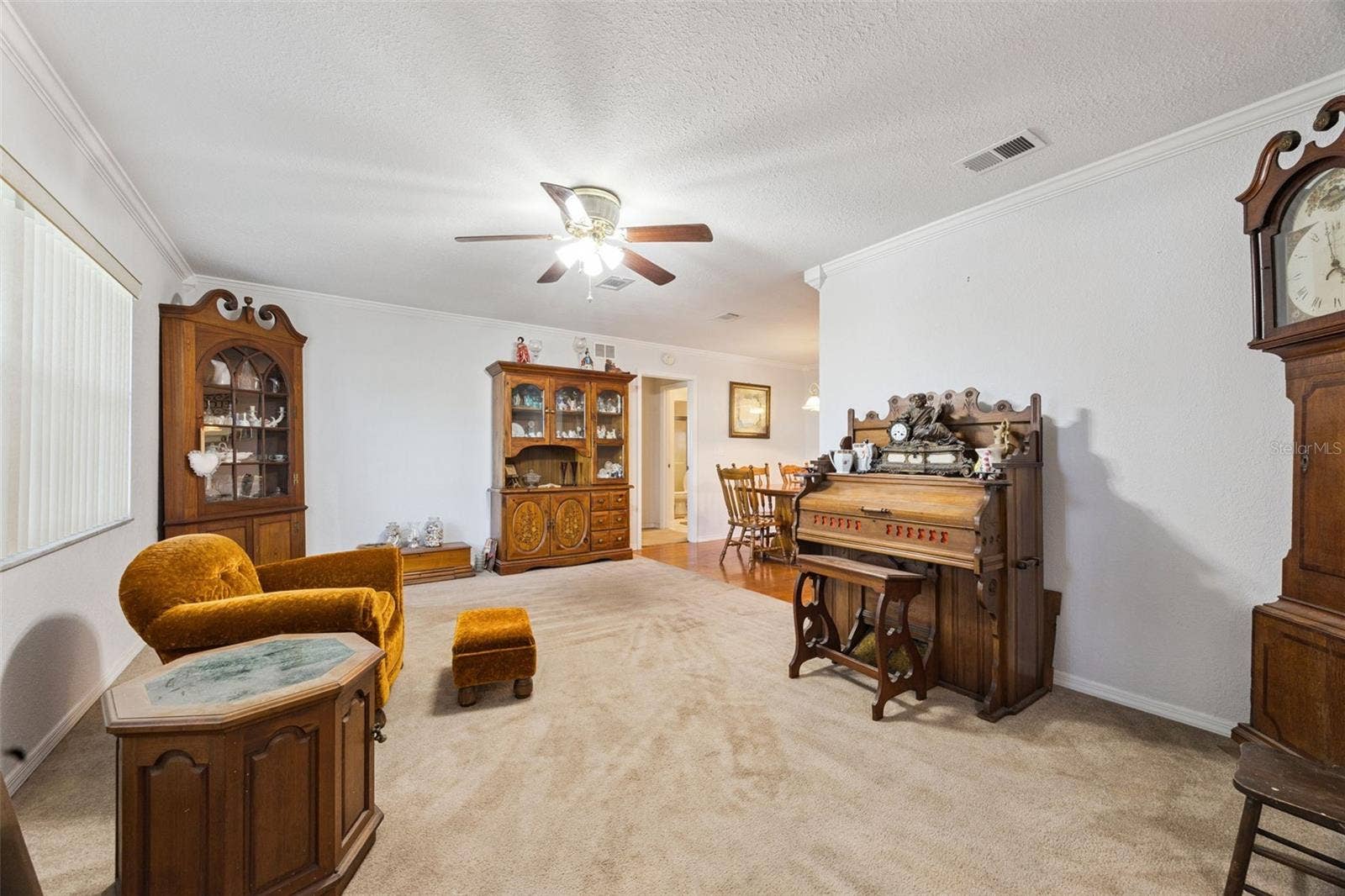 324 E FULLERS CROSS ROAD, Winter Garden, FL 34787 Living Room